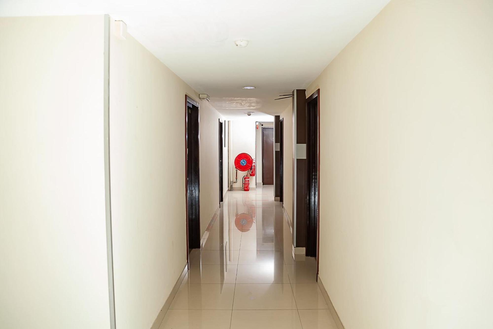 Super Oyo 90055 Mansion Inn シブ エクステリア 写真